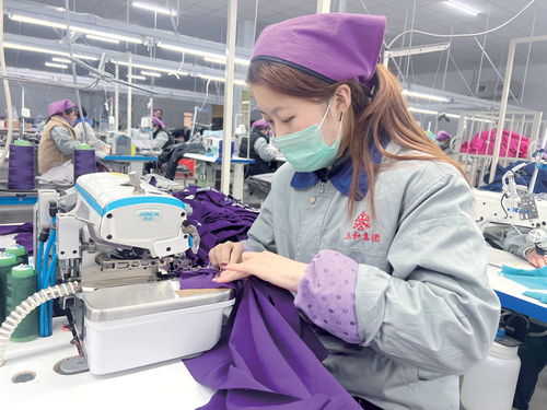 開(kāi)局即奔跑 實(shí)干爭(zhēng)春早——服裝廠滿弓發(fā)力搶開(kāi)局